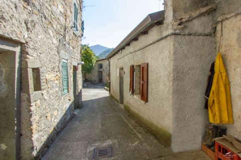 Villa i Comano, Massa and Carrara, Comano - € 40.000 | Ref: 1009-1375352 - foto 7