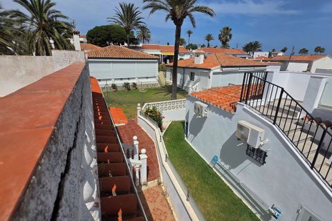 Villa i Fuengirola, Malaga, Fuengirola - € 399.995 | Ref: R5426041 - foto 29