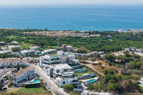 Lejlighed i Cabopino, Malaga, Cabopino - € 2.080.000 | Ref: R5173495 - foto 1