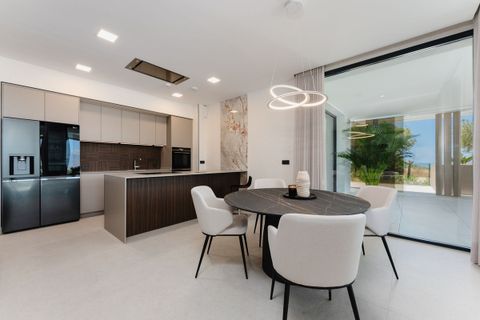 Lejlighed i Cabopino, Malaga, Cabopino - € 2.080.000 | Ref: R5173495 - foto 12