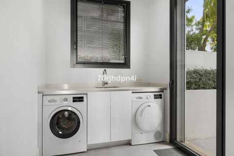 Haus in Marbella, Malaga, Marbella - € 3.150.000 | Ref: R5287207 - Foto 34