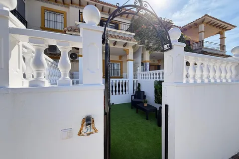 Byhus i Torrevieja, Alicante, Torrevieja - € 219.900 | Ref: 13991 - foto 2