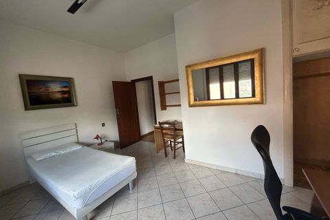 Apartament a Pisa, Pisa, Pisa - € 380/mes | Ref: 2025119 - foto 2