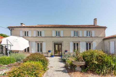 Villa i Sigogne, Charente, Sigogne - € 371.000 | Ref: BVI82955 - foto 1