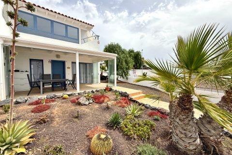 Casa su due piani Caleta De Fuste, Fuerteventura - foto 1