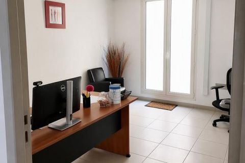 L'establiment comercial a Manosque, Alpes-de-Haute-Provence, Manosque - € 15.552/mes | Ref: GDU-029523-0777 - foto 4