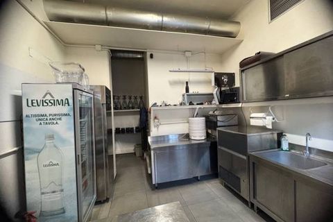L'establiment comercial a Gallarate, Varese, Gallarate - € 2.700/mes | Ref: 495 - foto 13