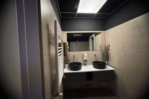 L'establiment comercial a Gallarate, Varese, Gallarate - € 2.700/mes | Ref: 495 - foto 19
