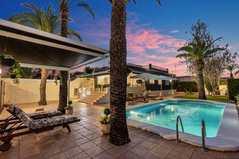 Villa a Punta Prima, Alicante, Punta Prima - € 656.000 | Ref: CSPX-38414 - foto 31