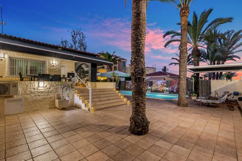 Villa a Punta Prima, Alicante, Punta Prima - € 656.000 | Ref: CSPX-38414 - foto 32