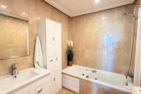 Lejlighed i La Duquesa, Malaga, La Duquesa - € 330.000 | Ref: R5429347 - foto 8