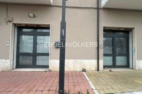 Erhvervsejendom i Pescara, Pescara, Pescara - € 175.000 | Ref: EV - LOCALE COMMERCIALE IN VENDITA A PORTANUOVA - foto 2
