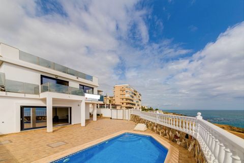 Villa i Torrevieja, Alicante, Torrevieja - € 990.000 | Ref: DLS0701 - foto 1