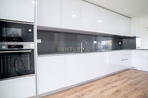 Villa i Amadora, Lisbon, Amadora - € 1.580.000 | Ref: C0506-00395 - foto 7