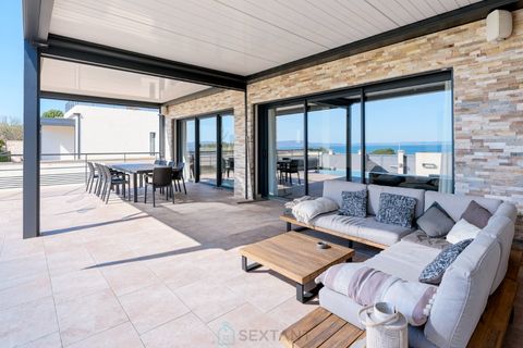 Villa en Istres, Bouches-du-Rhone, Istres - € 1.190.000 | Ref: DEE3630FDF064C5D - photo 3