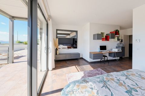 Villa en Istres, Bouches-du-Rhone, Istres - € 1.190.000 | Ref: DEE3630FDF064C5D - photo 13