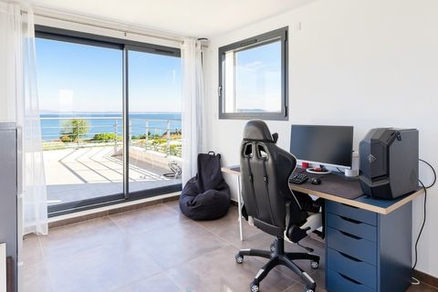 Villa en Istres, Bouches-du-Rhone, Istres - € 1.190.000 | Ref: DEE3630FDF064C5D - photo 20