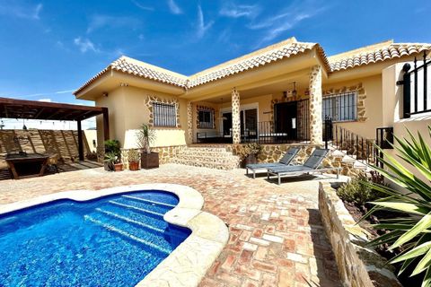 Villa i La Zenia, Alicante, La Zenia - € 840.000 | Ref: AG19MLSC7655847 - foto 1