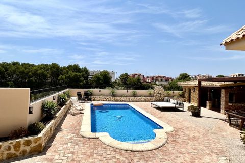 Villa i La Zenia, Alicante, La Zenia - € 840.000 | Ref: AG19MLSC7655847 - foto 2
