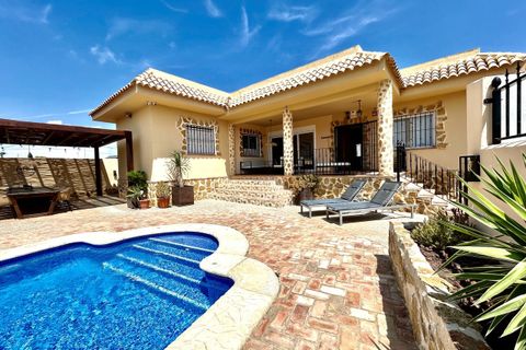 Villa i La Zenia, Alicante, La Zenia - € 840.000 | Ref: 787864 - foto 1