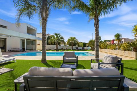 Villa i Empuriabrava, Gerona, Empuriabrava - € 2.995.000 | Ref: W-04AFWN - foto 5
