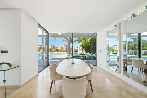 Villa i Empuriabrava, Gerona, Empuriabrava - € 2.995.000 | Ref: W-04AFWN - foto 17