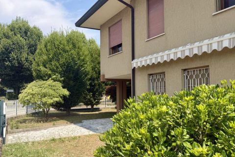 Villa i Castelfranco Veneto, Treviso, Castelfranco Veneto - € 270.000 | Ref: B36 - foto 2