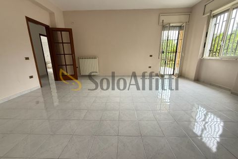 Apartament a Caserta, Caserta, Caserta - € 650/mes | Ref: 5F10 - foto 3