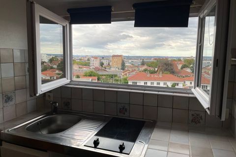 Studio in Bron, Rhone, Bron - € 525/month | Ref: 62330 - photo 1