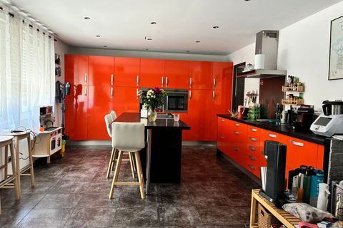 Villa a Lyon, Rhone, Lyon - € 2.600/mes | Ref: 893387 - foto 2