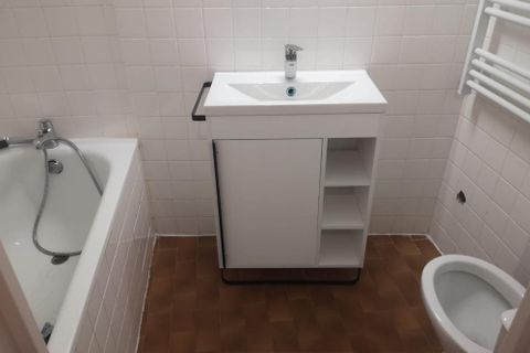 Apartament a Nimes, Gard, Nimes - € 490/mes | Ref: 95756 - foto 3
