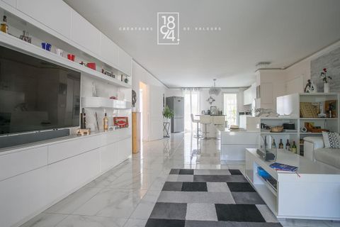 Leilighet i Marseille, Bouches-du-Rhone, Marseille - € 614 640 | Ref: 9AR1-J0G-ZHM - foto 3