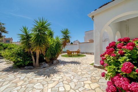 Villa i Empuriabrava, Gerona, Empuriabrava - € 849.000 | Ref: W-04ANLB - foto 8