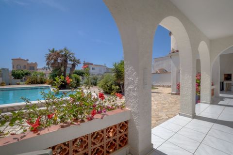 Villa i Empuriabrava, Gerona, Empuriabrava - € 849.000 | Ref: W-04ANLB - foto 12