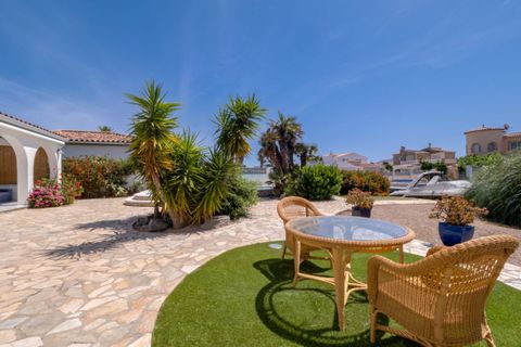 Villa i Empuriabrava, Gerona, Empuriabrava - € 849.000 | Ref: W-04ANLB - foto 9