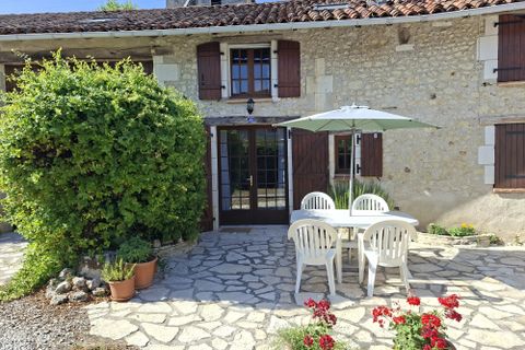 Landsbyhus i Pillac, Charente, Pillac - € 130.000 | Ref: BVI71250 - foto 1