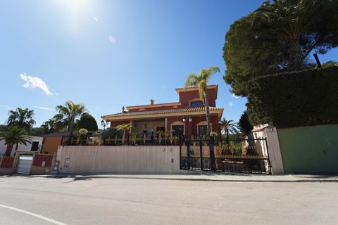 Villa i Orihuela Costa, Alicante, Orihuela Costa - € 1.500.000 | Ref: MLSC3081926 - foto 1
