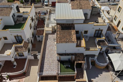 Byhus i Torrevieja, Alicante, Torrevieja - € 279.900 | Ref: MLSC3712081 - foto 2