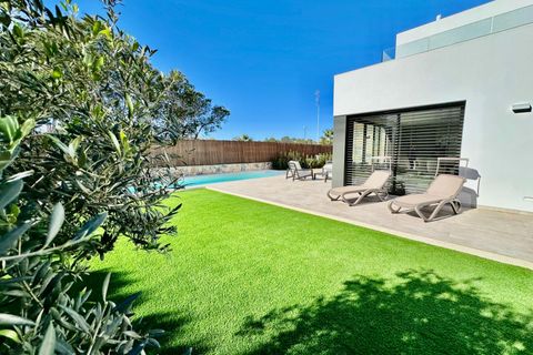 Villa i Orihuela, Alicante, Orihuela - € 1.030.000 | Ref: MLSC2181823 - foto 1