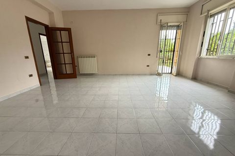 Apartament a Caserta, Caserta, Caserta - € 650/mes | Ref: 5F10 - foto 3