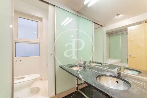 Apartament a Madrid, Madrid, Madrid - € 3.300/mes | Ref: AM2607021 - foto 19