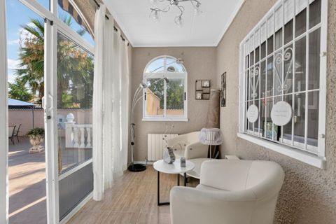 Villa a Torrevieja, Alicante, Torrevieja - € 359.000 | Ref: 200-4896 - foto 3