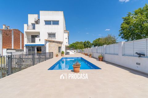 Villa - Empuriabrava, Gerona - photo 1
