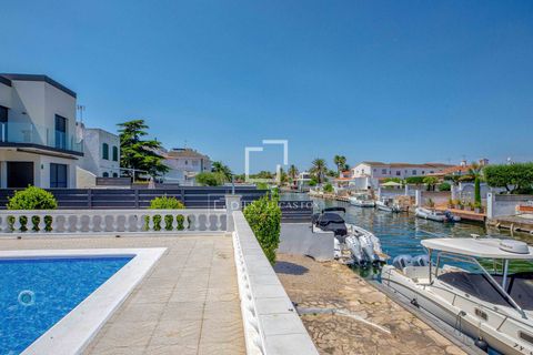 Villa i Empuriabrava, Gerona, Empuriabrava - € 995.000 | Ref: CBR70603 - foto 2