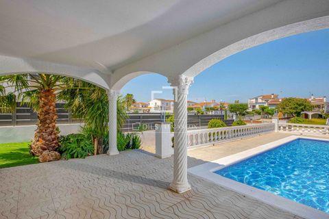 Villa i Empuriabrava, Gerona, Empuriabrava - € 995.000 | Ref: CBR70603 - foto 7