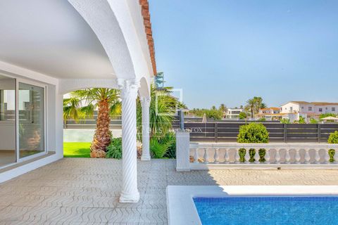 Villa i Empuriabrava, Gerona, Empuriabrava - € 995.000 | Ref: CBR70603 - foto 13