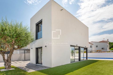 Villa i Empuriabrava, Gerona, Empuriabrava - € 739.000 | Ref: CBR70608 - foto 2