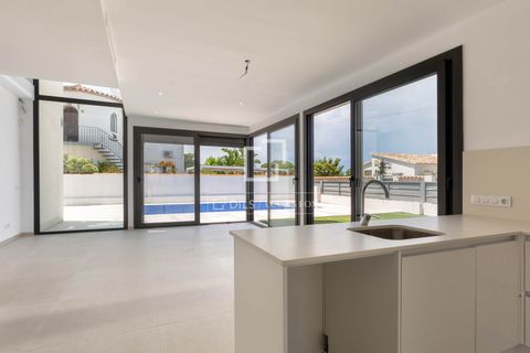 Villa i Empuriabrava, Gerona, Empuriabrava - € 739.000 | Ref: CBR70608 - foto 7