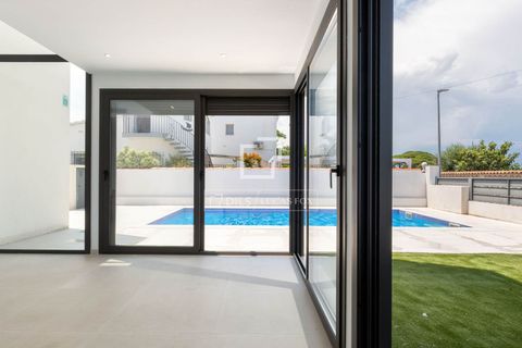 Villa i Empuriabrava, Gerona, Empuriabrava - € 739.000 | Ref: CBR70608 - foto 9