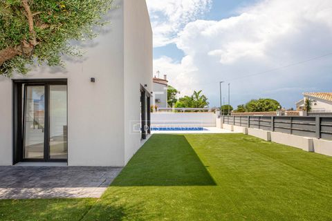 Villa i Empuriabrava, Gerona, Empuriabrava - € 739.000 | Ref: CBR70608 - foto 24